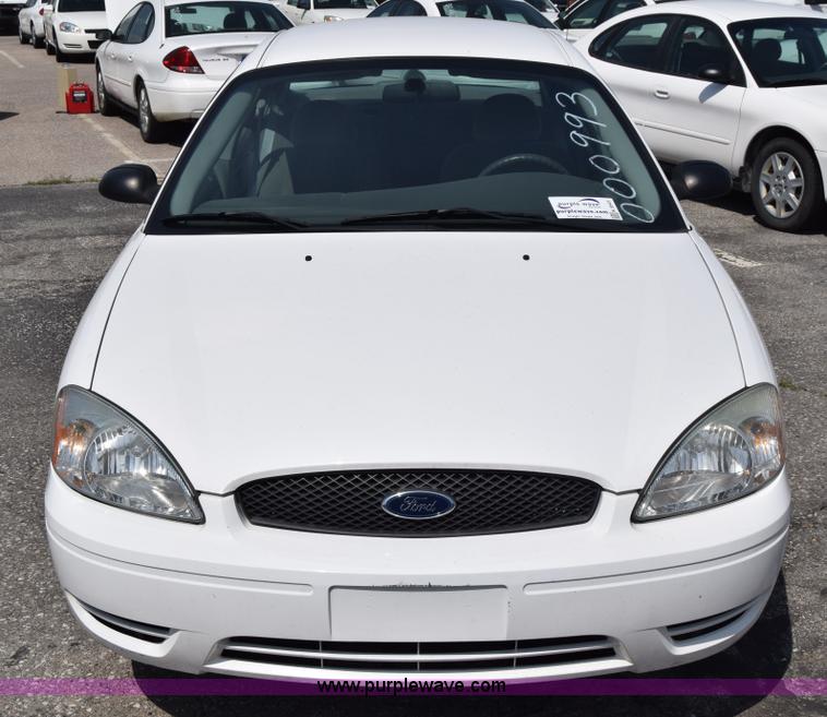 image for item K8541 2006 Ford Taurus SE
