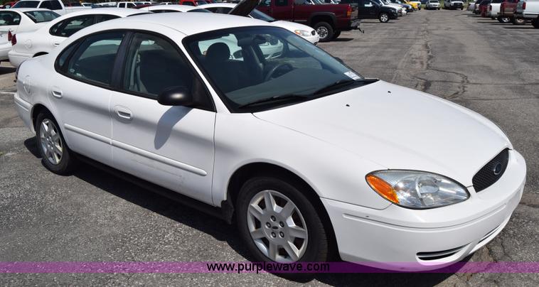 image for item K8541 2006 Ford Taurus SE