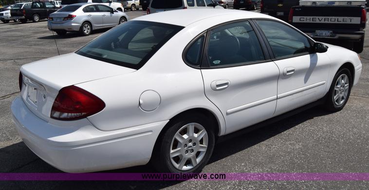 image for item K8541 2006 Ford Taurus SE
