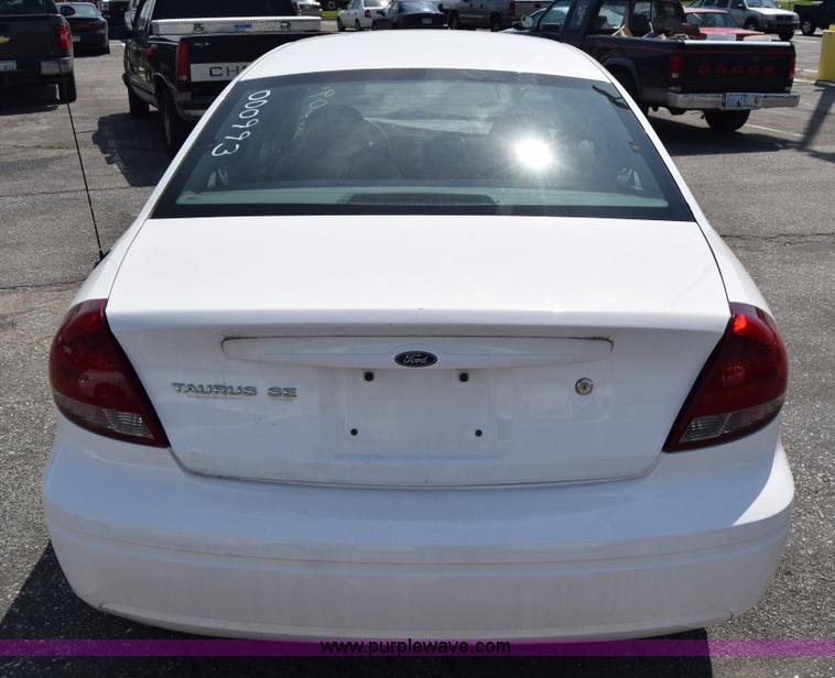image for item K8541 2006 Ford Taurus SE