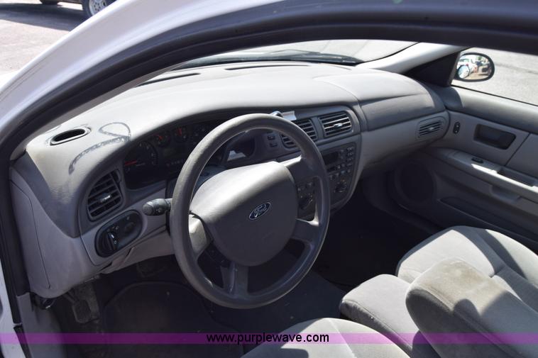 image for item K8541 2006 Ford Taurus SE
