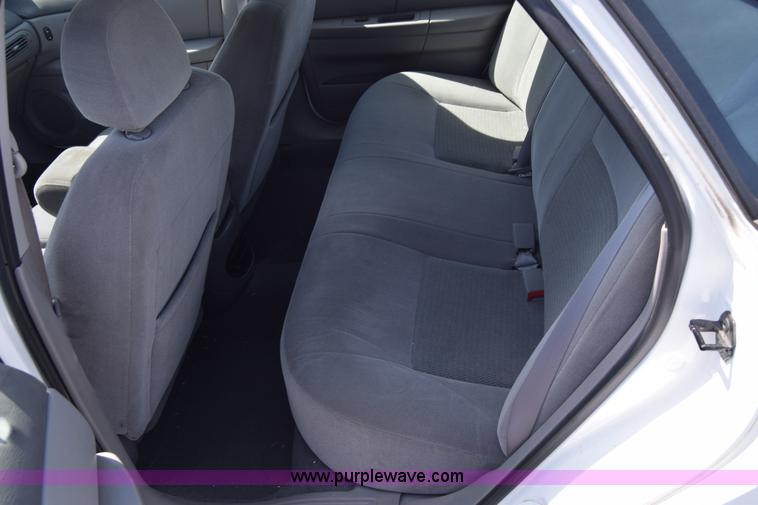 image for item K8541 2006 Ford Taurus SE