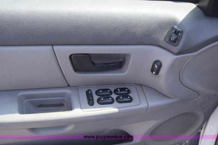 image for item K8541 2006 Ford Taurus SE