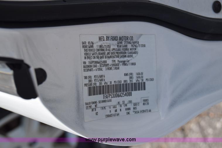image for item K8541 2006 Ford Taurus SE