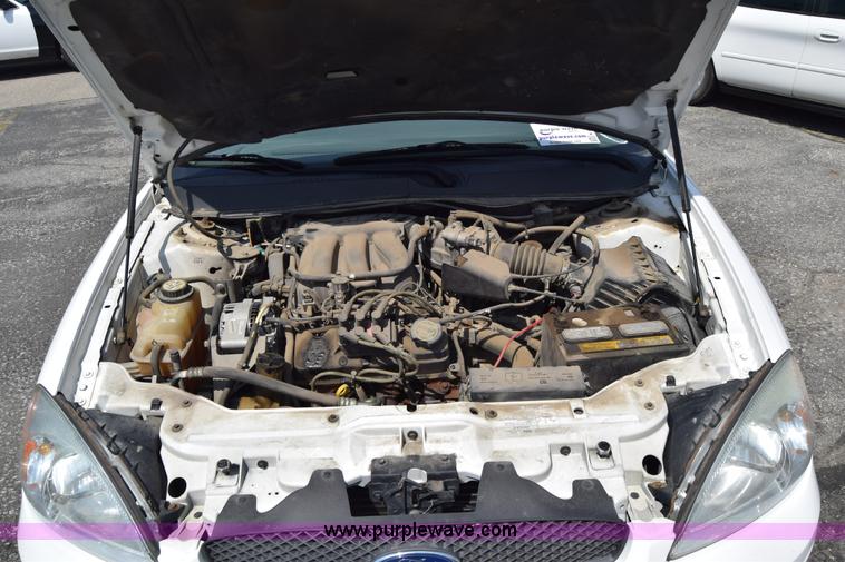 image for item K8541 2006 Ford Taurus SE
