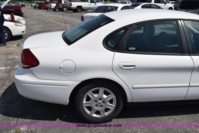 image for item K8541 2006 Ford Taurus SE