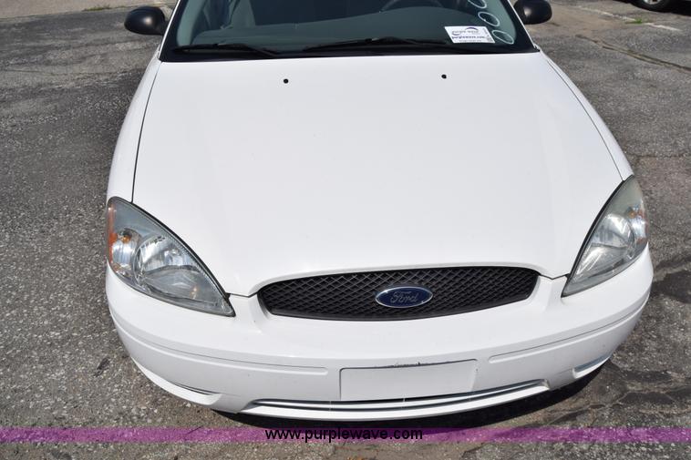 image for item K8541 2006 Ford Taurus SE
