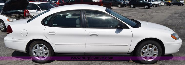 image for item K8542 2006 Ford Taurus SE