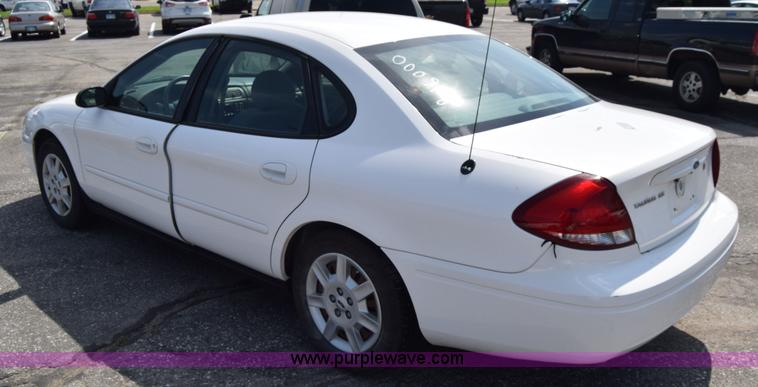 image for item K8542 2006 Ford Taurus SE