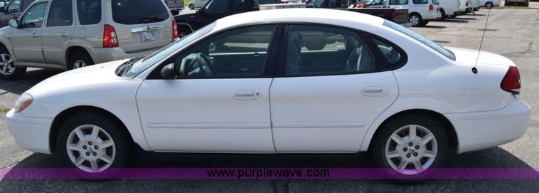 image for item K8542 2006 Ford Taurus SE