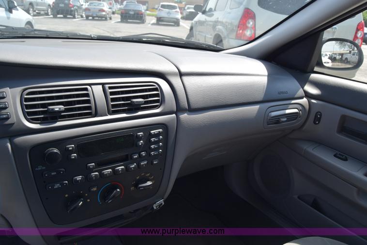 image for item K8542 2006 Ford Taurus SE