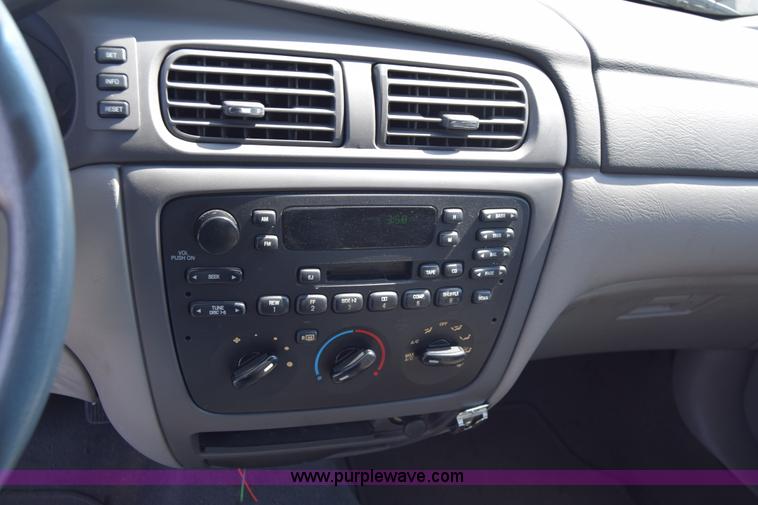 image for item K8542 2006 Ford Taurus SE