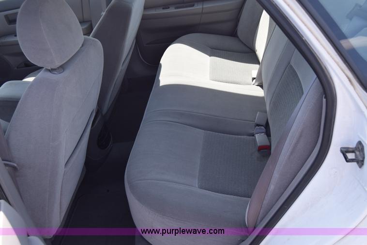 image for item K8542 2006 Ford Taurus SE