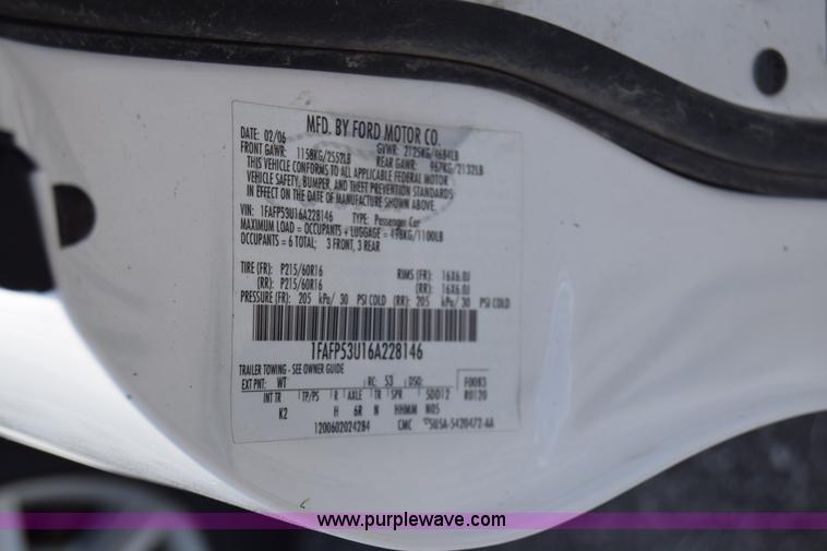 image for item K8542 2006 Ford Taurus SE