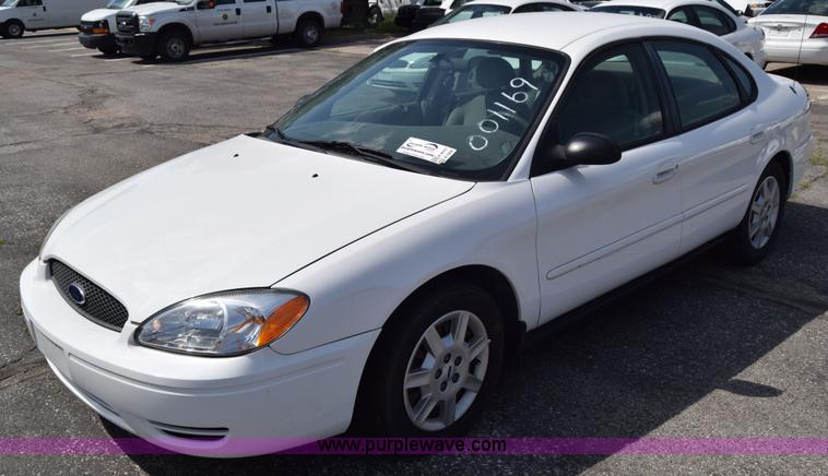 image for item K8543 2006 Ford Taurus SE