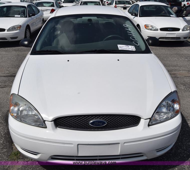 image for item K8543 2006 Ford Taurus SE