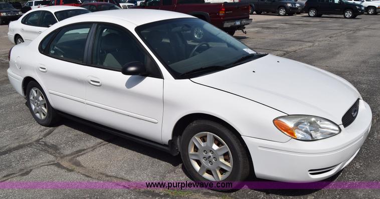 image for item K8543 2006 Ford Taurus SE