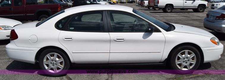 image for item K8543 2006 Ford Taurus SE