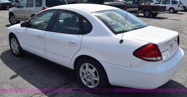 image for item K8543 2006 Ford Taurus SE