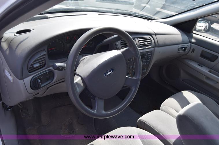 image for item K8543 2006 Ford Taurus SE