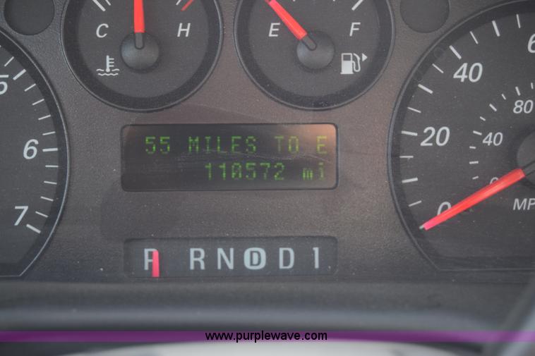 image for item K8543 2006 Ford Taurus SE