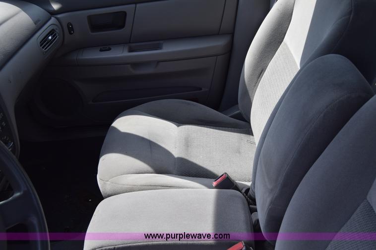 image for item K8543 2006 Ford Taurus SE