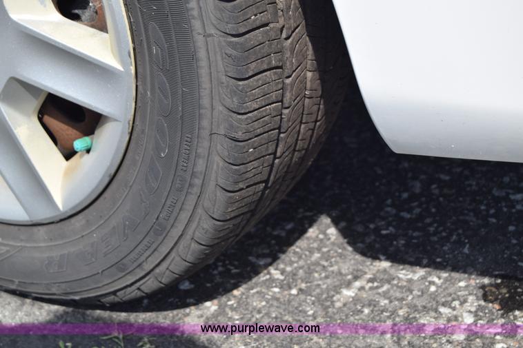 image for item K8543 2006 Ford Taurus SE