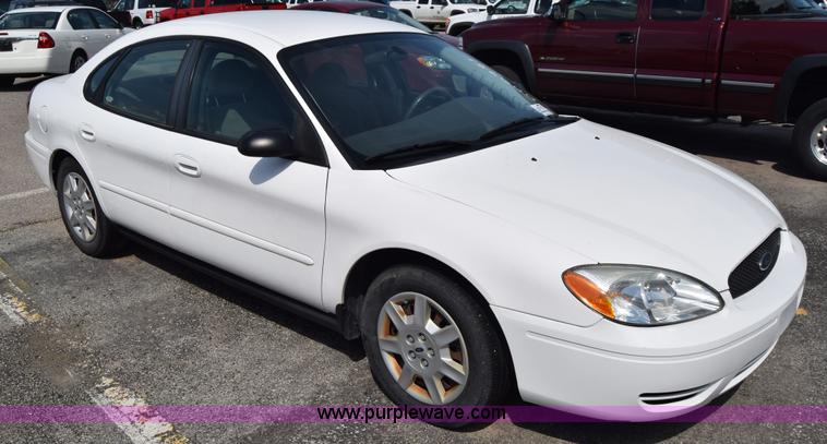 image for item K8544 2006 Ford Taurus SE