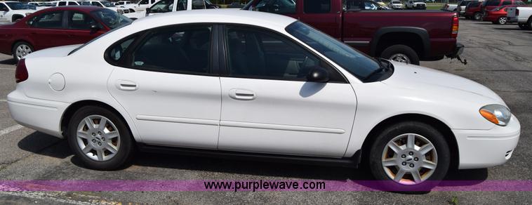 image for item K8544 2006 Ford Taurus SE