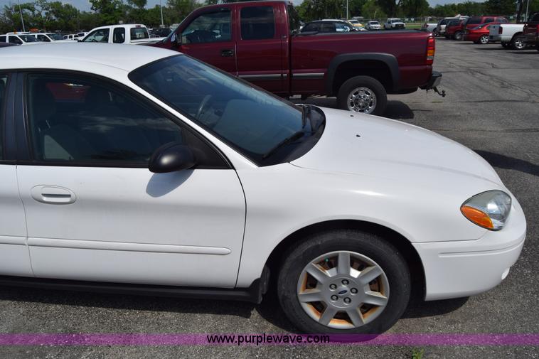 image for item K8544 2006 Ford Taurus SE