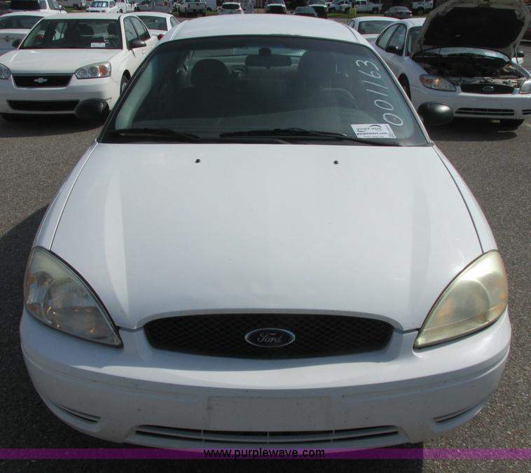 image for item K8547 2006 Ford Taurus SE