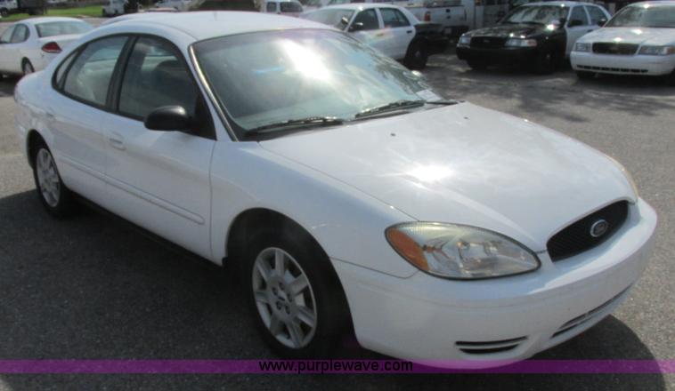 image for item K8547 2006 Ford Taurus SE