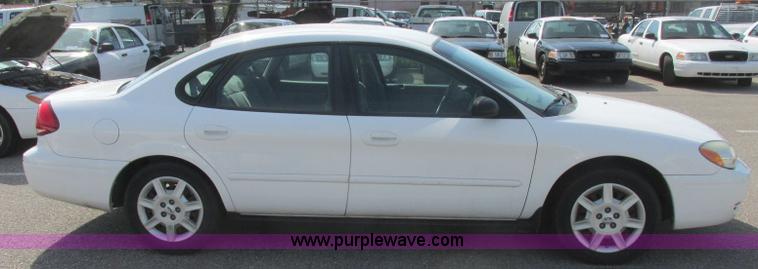 image for item K8547 2006 Ford Taurus SE
