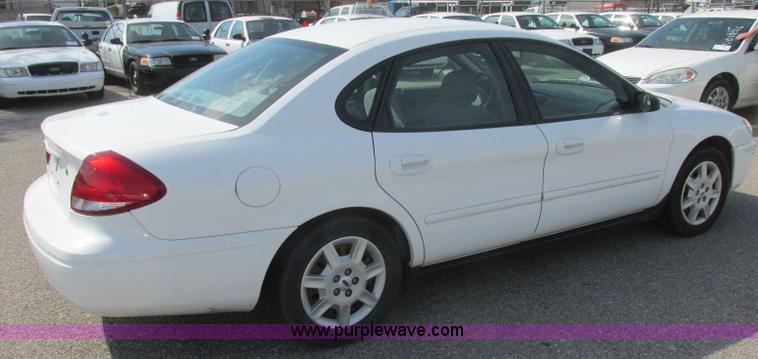 image for item K8547 2006 Ford Taurus SE