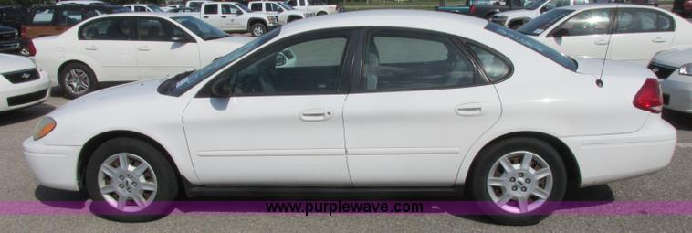 image for item K8547 2006 Ford Taurus SE