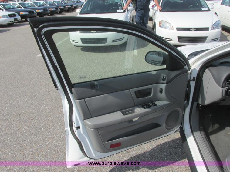 image for item K8547 2006 Ford Taurus SE