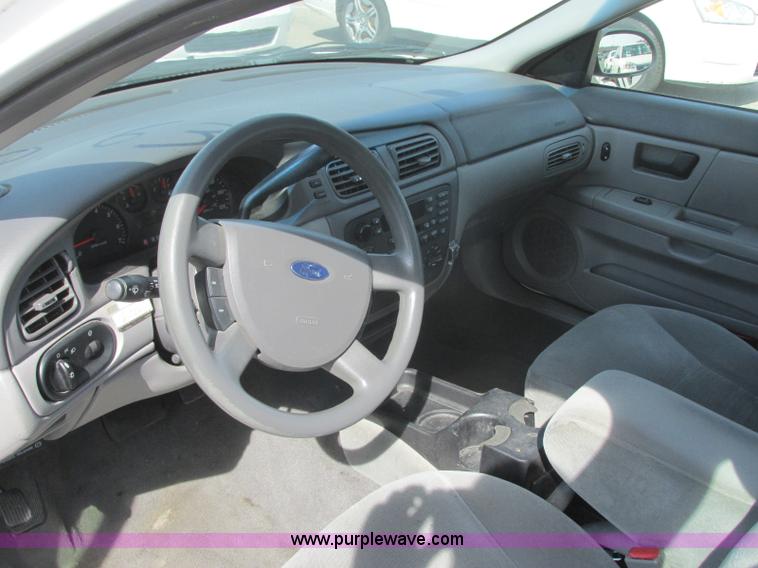 image for item K8547 2006 Ford Taurus SE