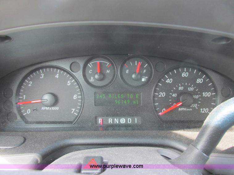 image for item K8547 2006 Ford Taurus SE