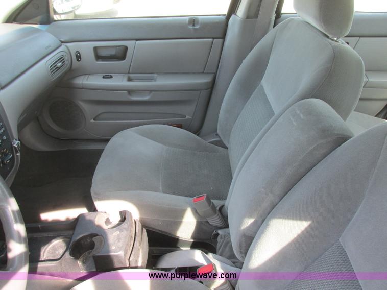 image for item K8547 2006 Ford Taurus SE