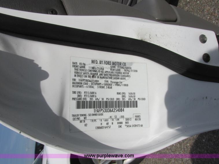 image for item K8547 2006 Ford Taurus SE