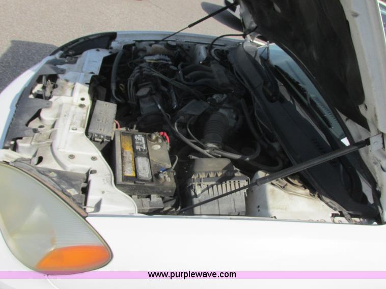image for item K8547 2006 Ford Taurus SE