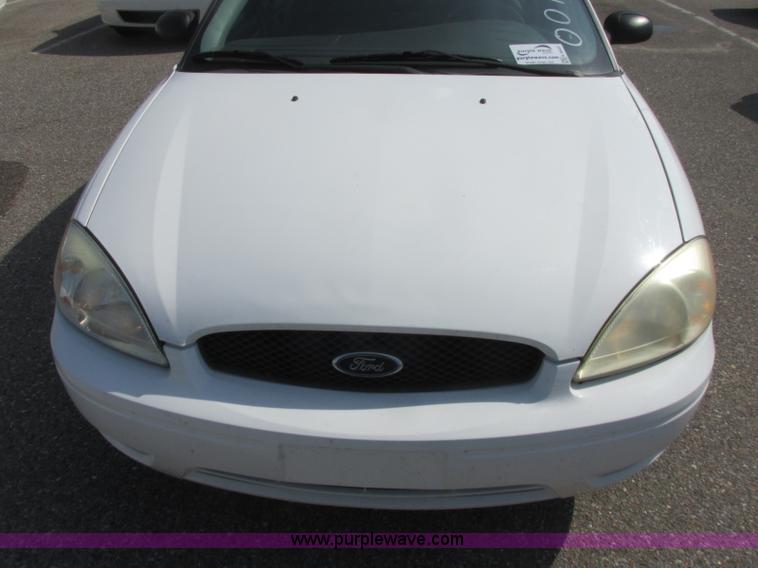 image for item K8547 2006 Ford Taurus SE