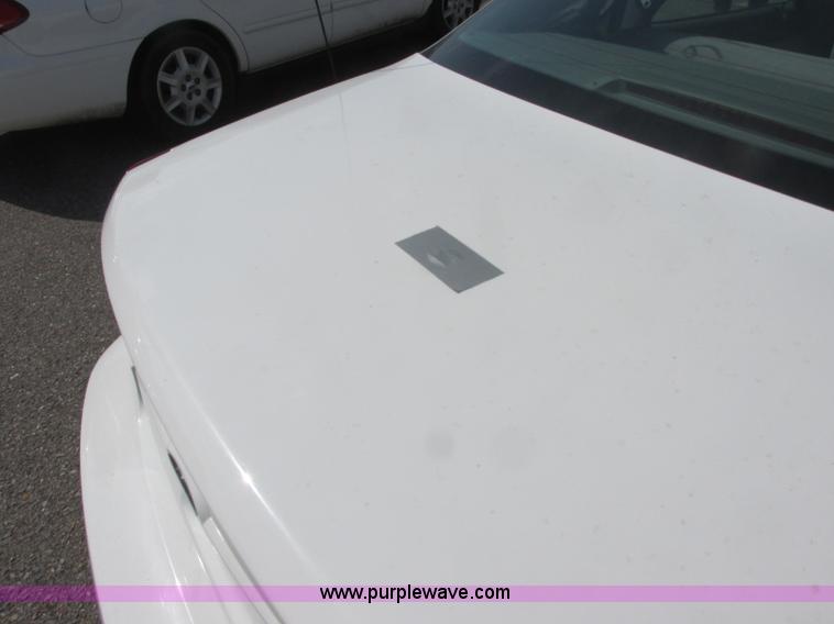 image for item K8547 2006 Ford Taurus SE