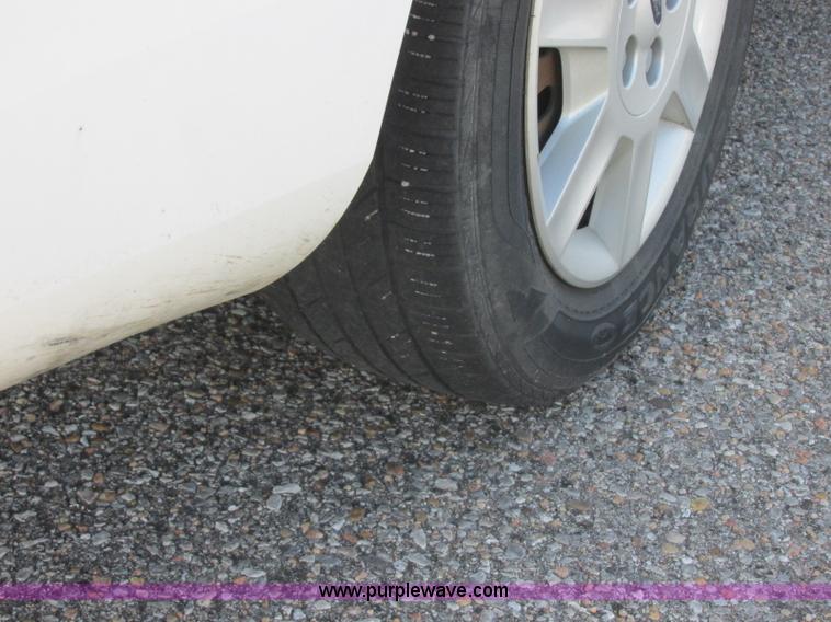 image for item K8547 2006 Ford Taurus SE