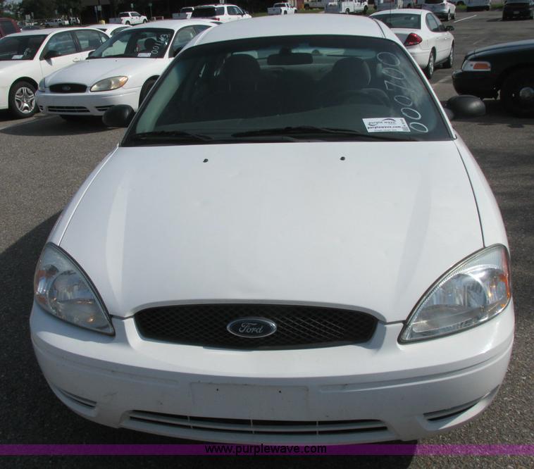 image for item K8548 2005 Ford Taurus SE