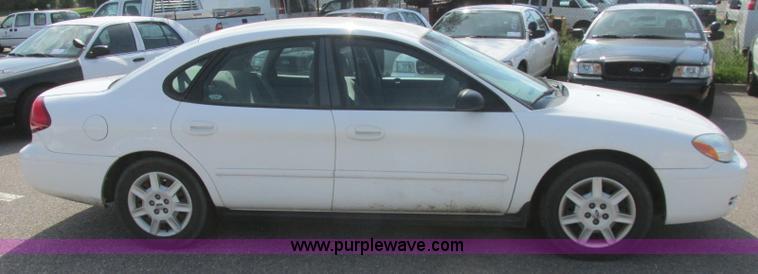 image for item K8548 2005 Ford Taurus SE