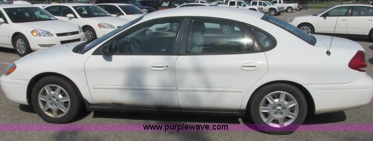 image for item K8548 2005 Ford Taurus SE