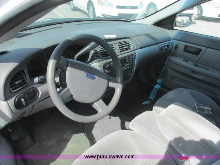 image for item K8548 2005 Ford Taurus SE