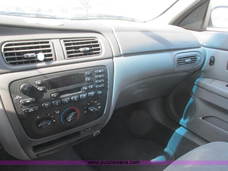 image for item K8548 2005 Ford Taurus SE