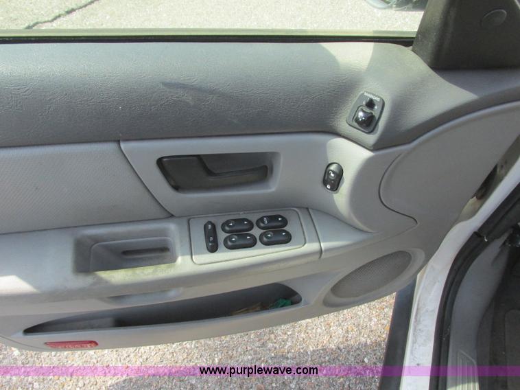 image for item K8548 2005 Ford Taurus SE